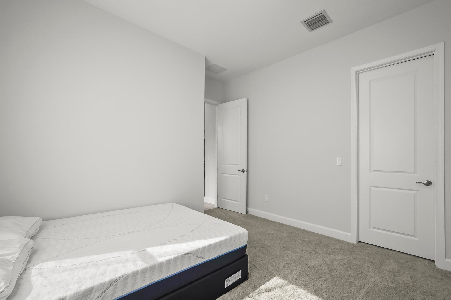 Residence photo 16