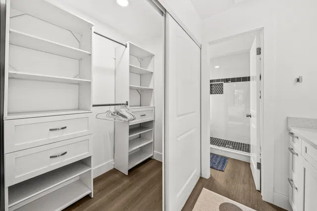 Unit 15 photo 24