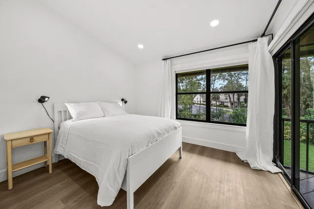 Unit 15 photo 27