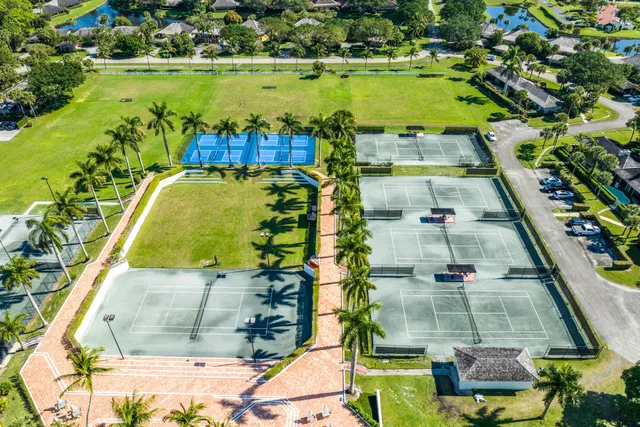 Tennis Lodges Wellington Unit 407 photo 25