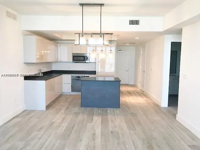 1010 Brickell 4609