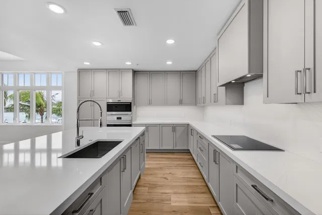 Singer Island Unit 1-302 photo 8