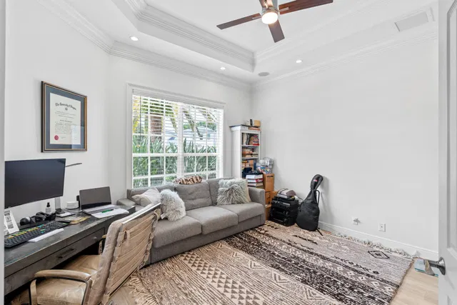Residence photo 25