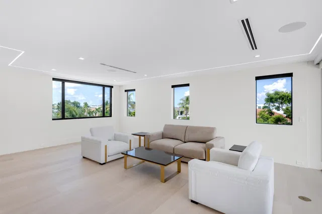 Residence photo 43
