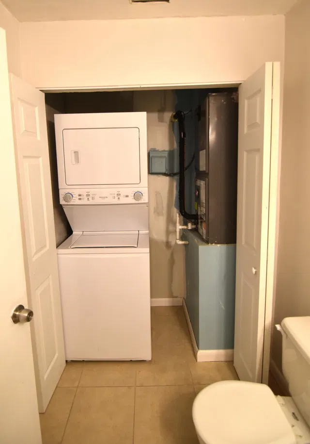 Unit B photo 11