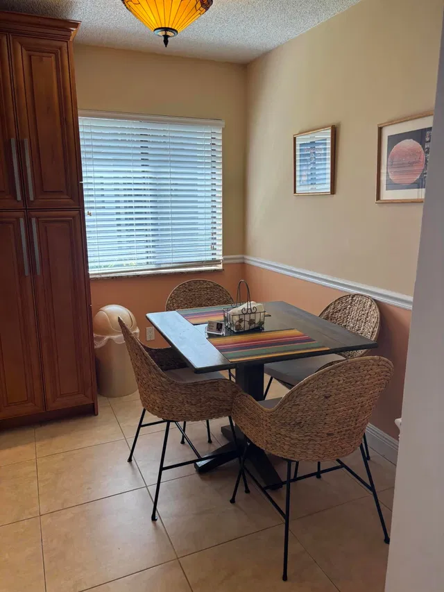 Unit 1020 photo 4