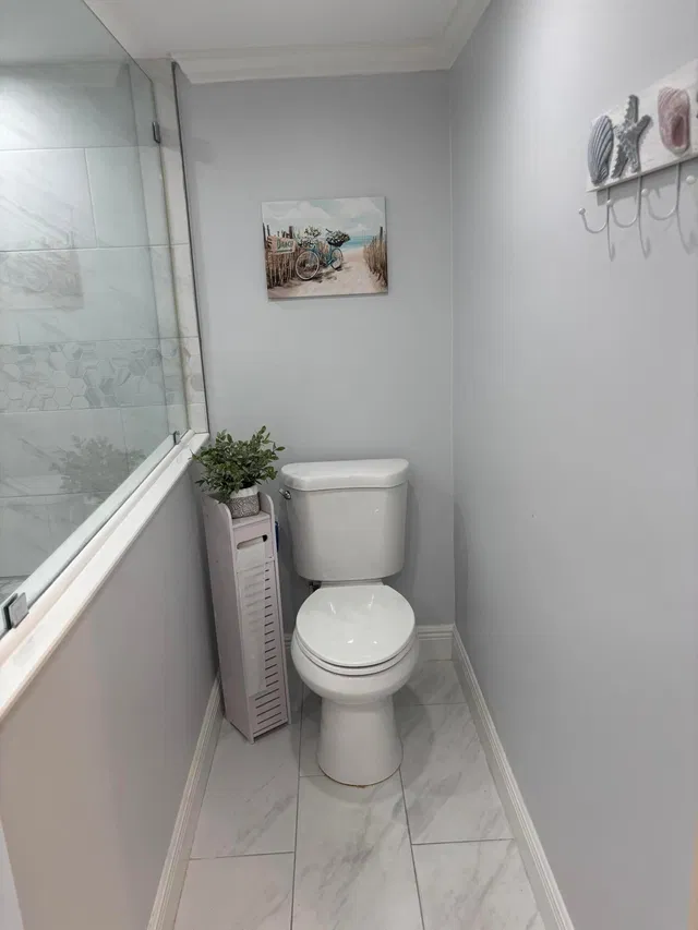 Unit 1020 photo 8
