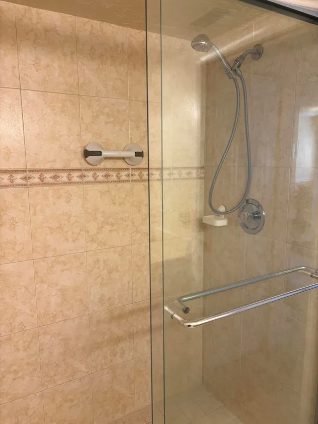 Unit 1020 photo 14