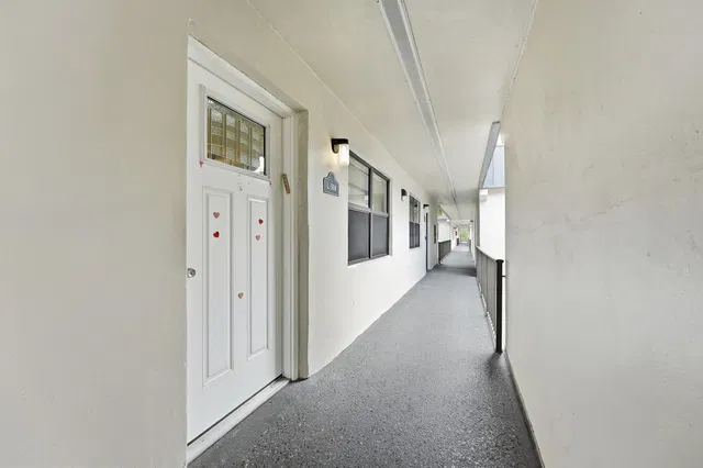 Residence photo 3