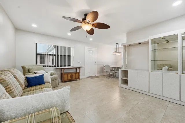 Residence photo 6
