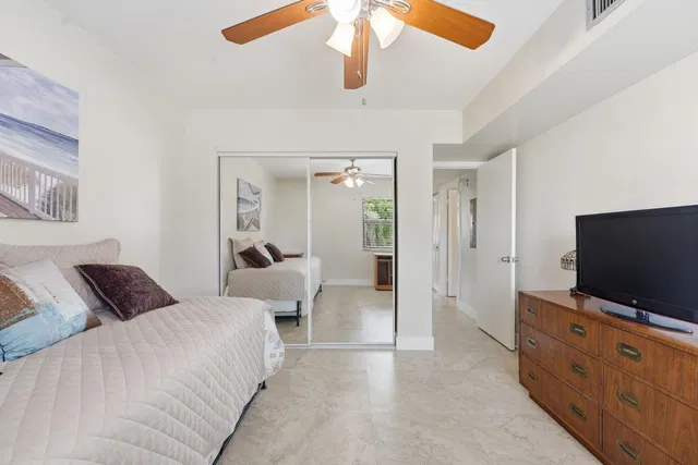 Residence photo 17