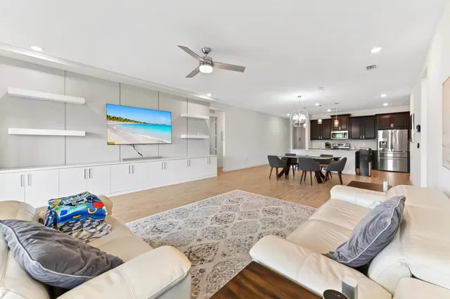 Residence photo 6