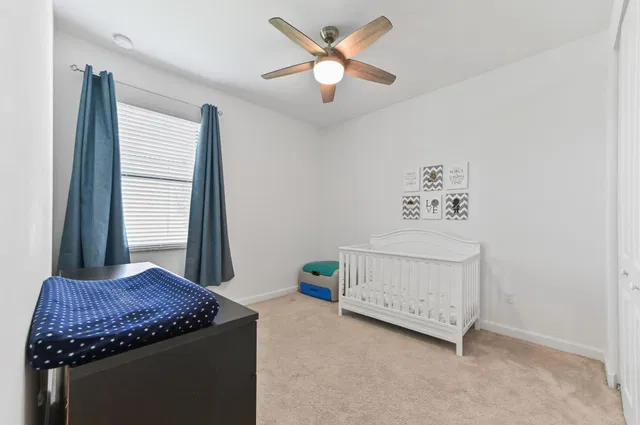 Residence photo 17