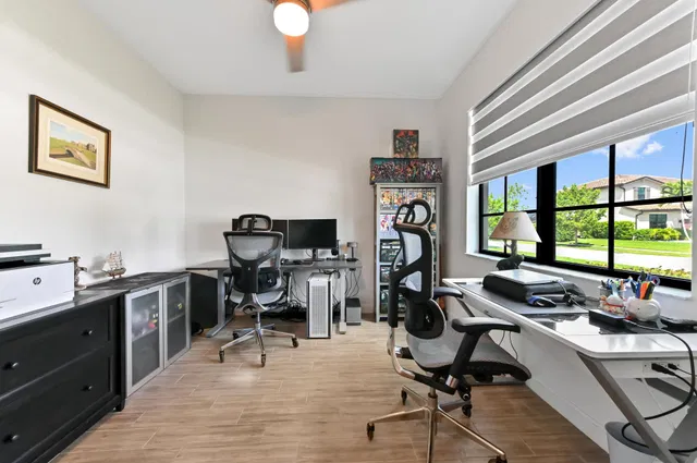 Residence photo 21