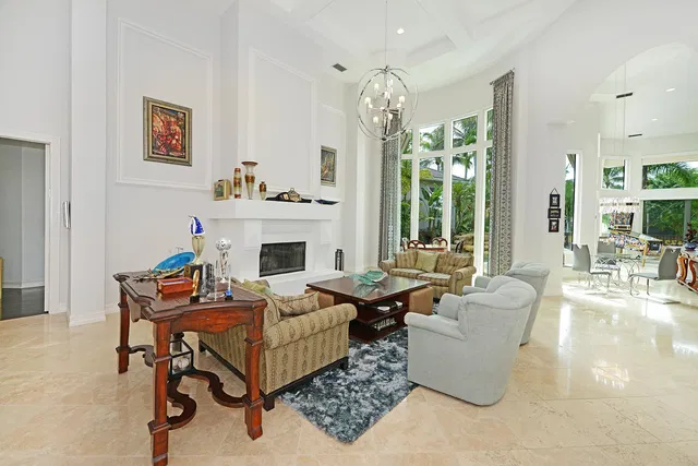 Woodfield Country Club Residence photo 3