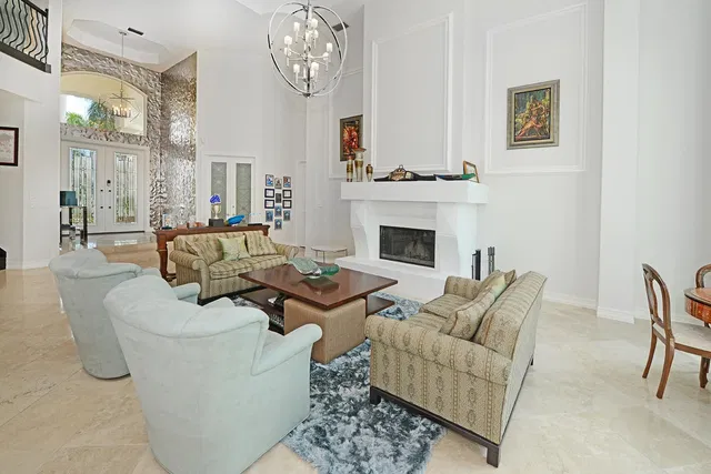 Woodfield Country Club Residence photo 5