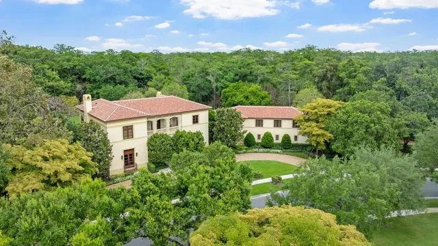 Residence photo 3