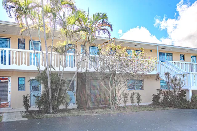Unit 202 photo 2