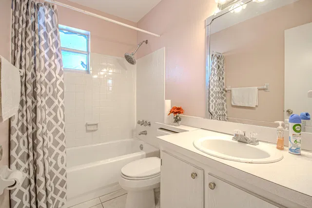 Unit 202 photo 6