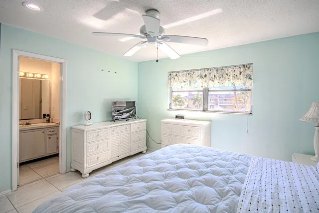 Unit 202 photo 11