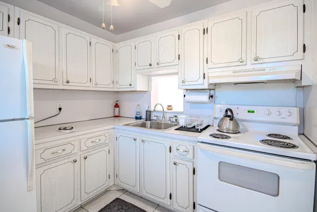 Unit 202 photo 20