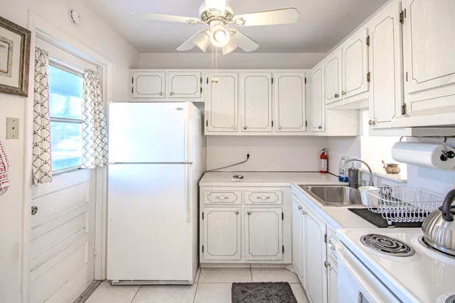 Unit 202 photo 21