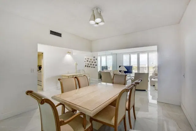 Winthrop House Condos Unit 7 photo 8