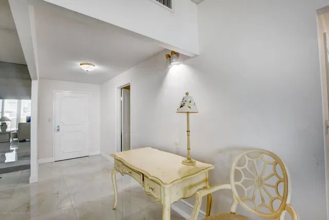 Winthrop House Condos Unit 7 photo 9