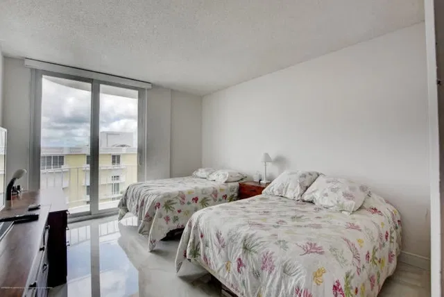 Winthrop House Condos Unit 7 photo 13