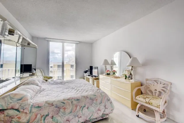 Winthrop House Condos Unit 7 photo 18