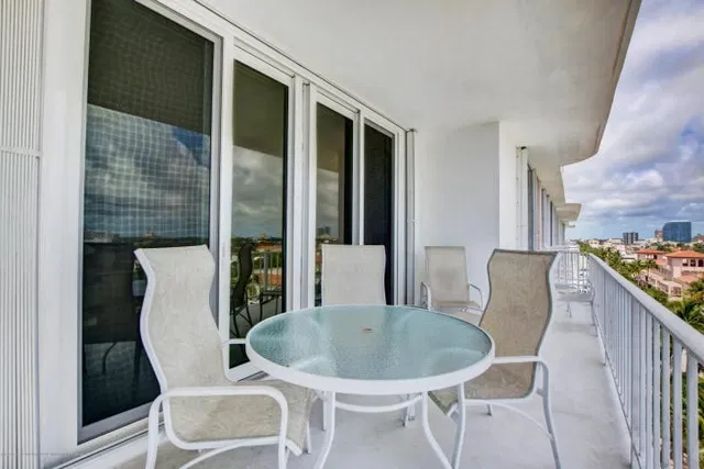 Winthrop House Condos Unit 7 photo 23