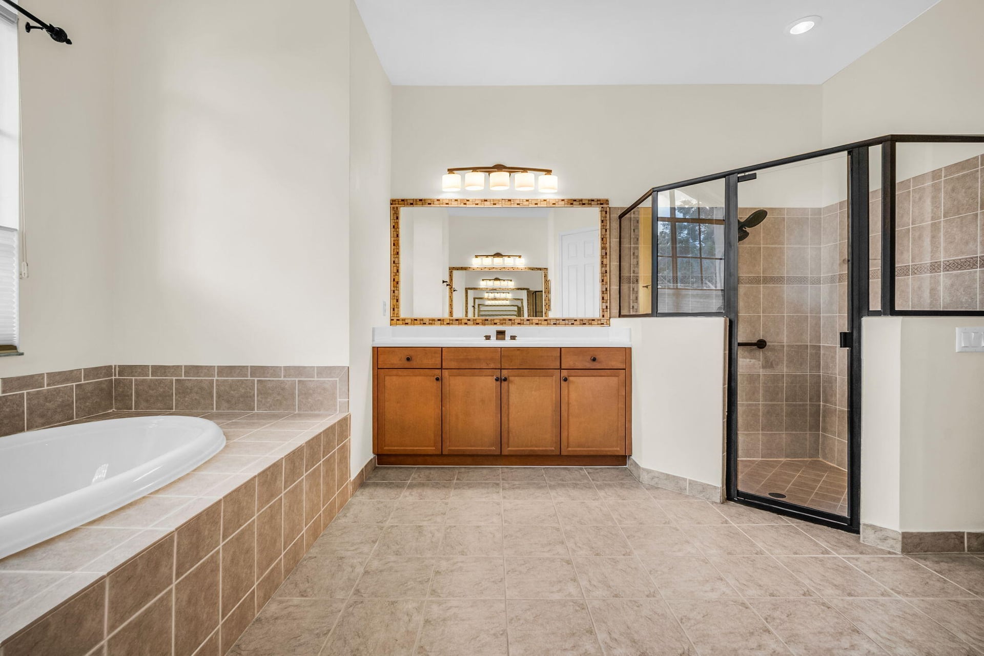 Residence photo 26