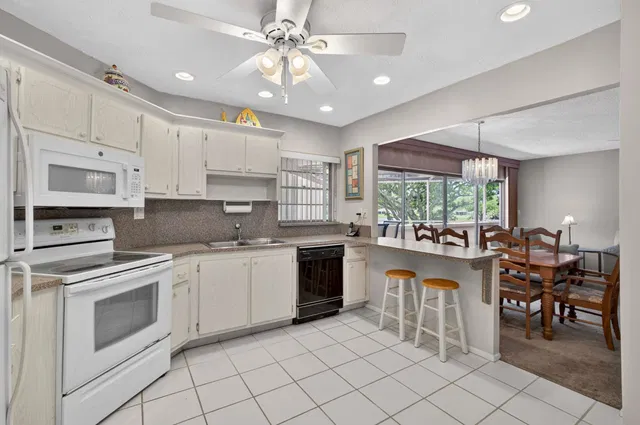  Unit 210 photo 17