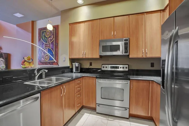 One City Plaza Unit 225 photo 3