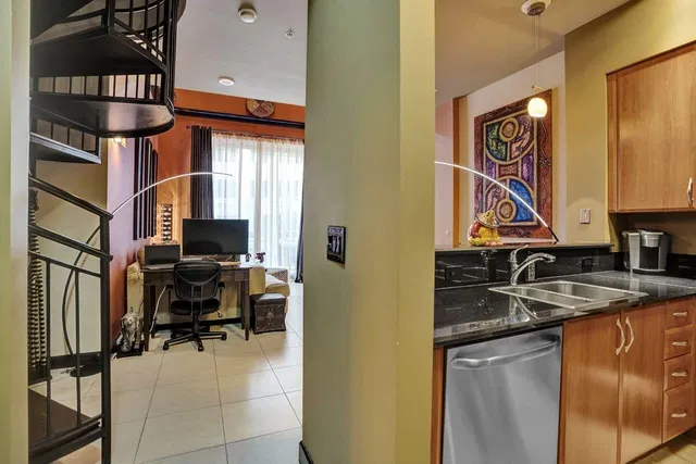 One City Plaza Unit 225 photo 8