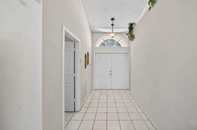 Residence photo 8
