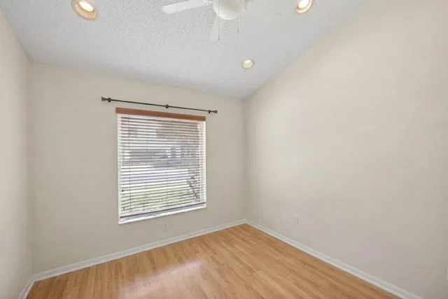 Residence photo 15