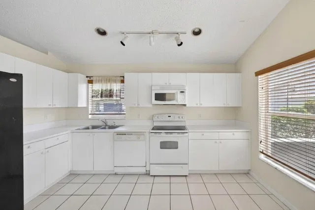 Residence photo 18