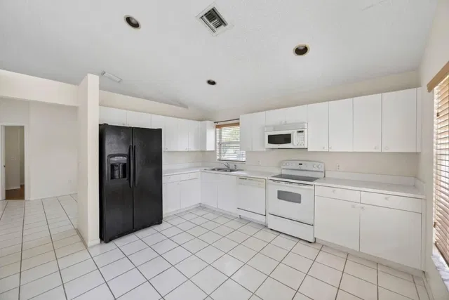 Residence photo 19