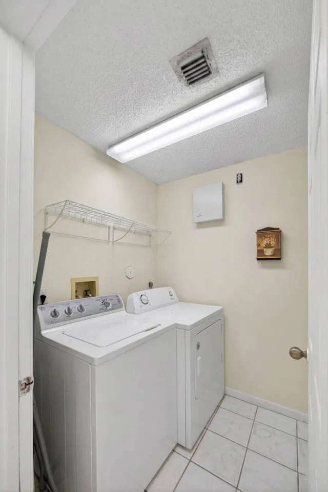 Residence photo 24
