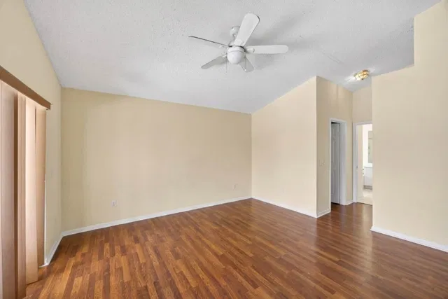 Residence photo 25