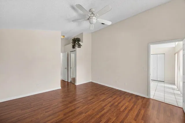 Residence photo 26