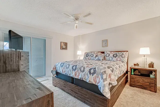 Unit 203 photo 11