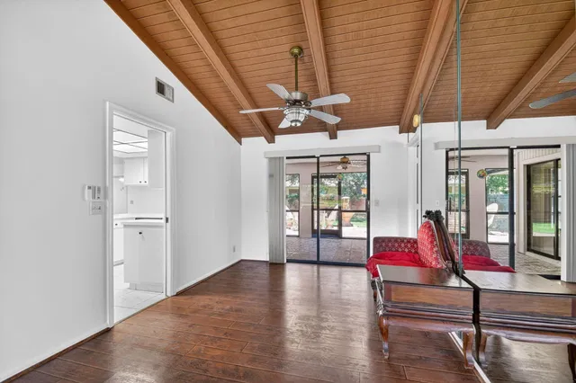 Residence photo 11