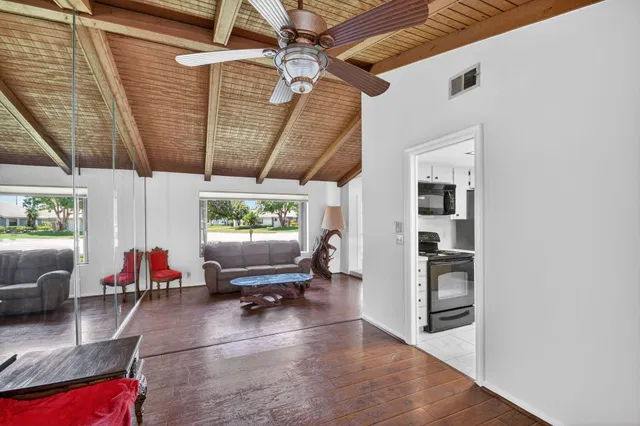 Residence photo 13