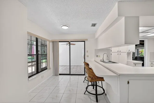 Residence photo 19