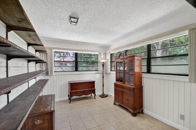Residence photo 29