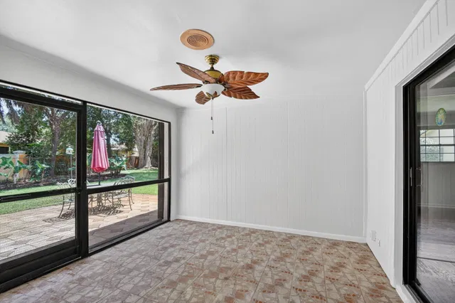 Residence photo 53