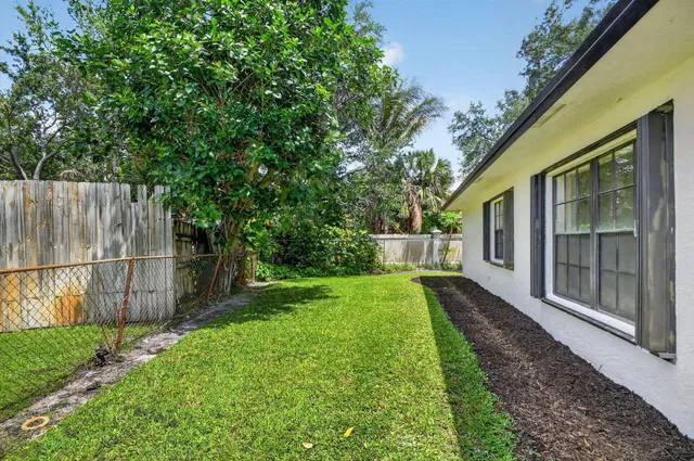 Residence photo 66