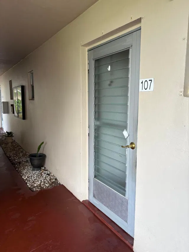 Unit 107 photo 3